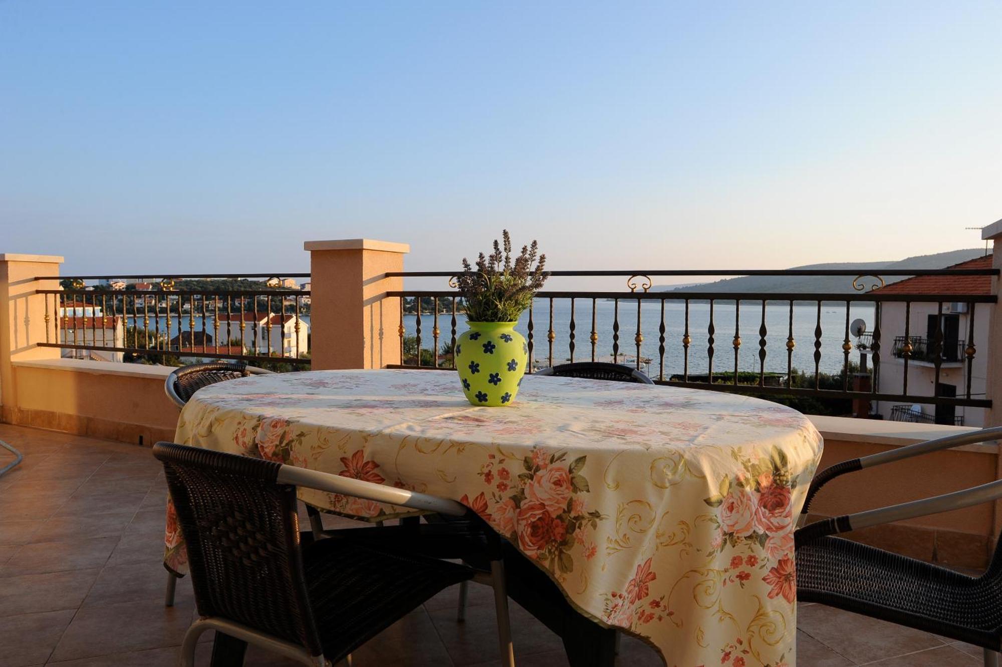 Apartments&rooms Jelavic * Seget Vranjica