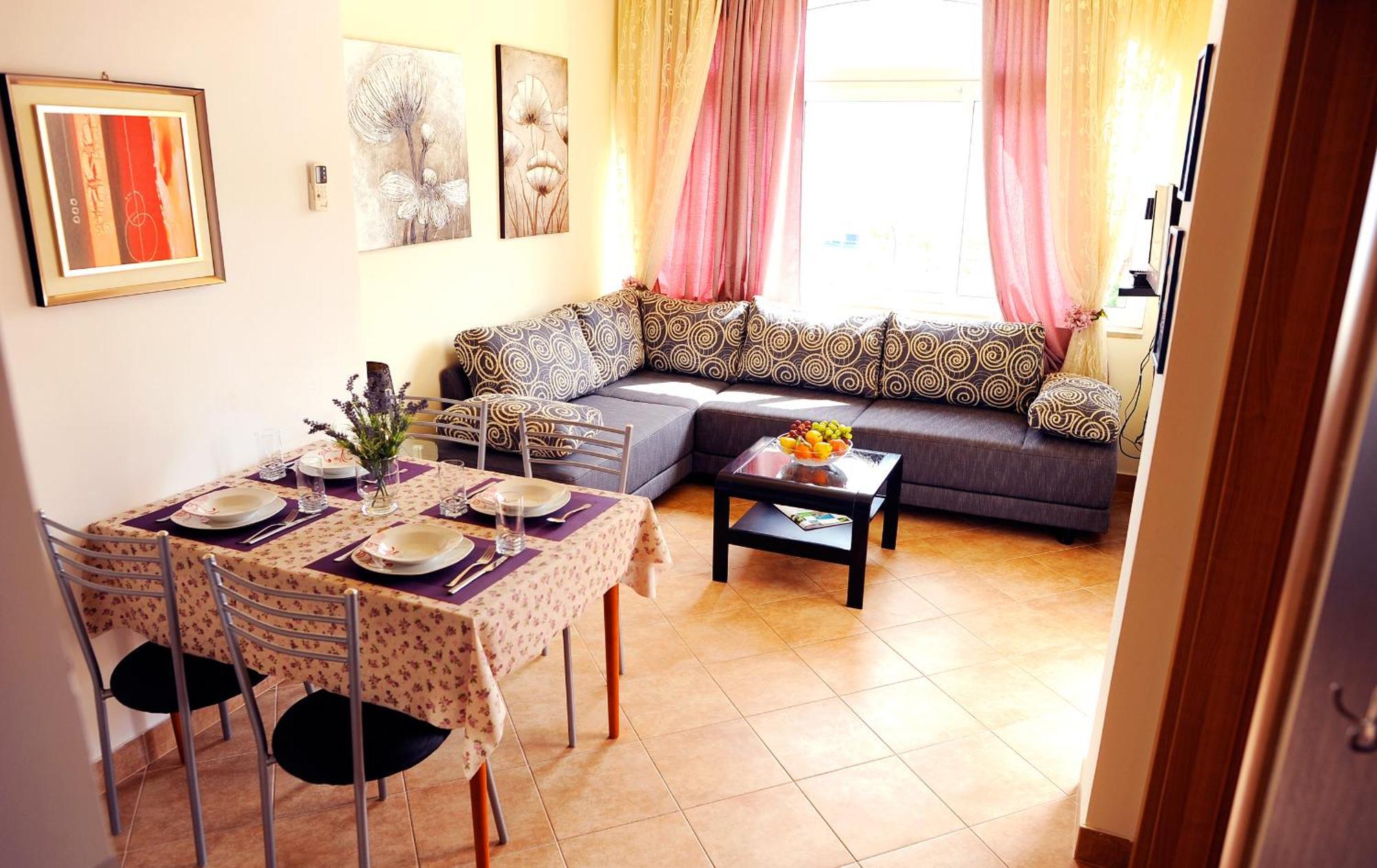Apartments&rooms Jelavic Apartman